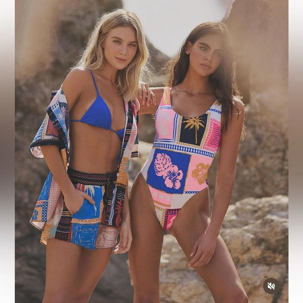 NWT Maaji Paradise Postals Claire Classic One Piece - Picture 1 of 14